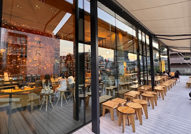 el starbucks mas impresionante de japon el starbucks mas impresionante de japon