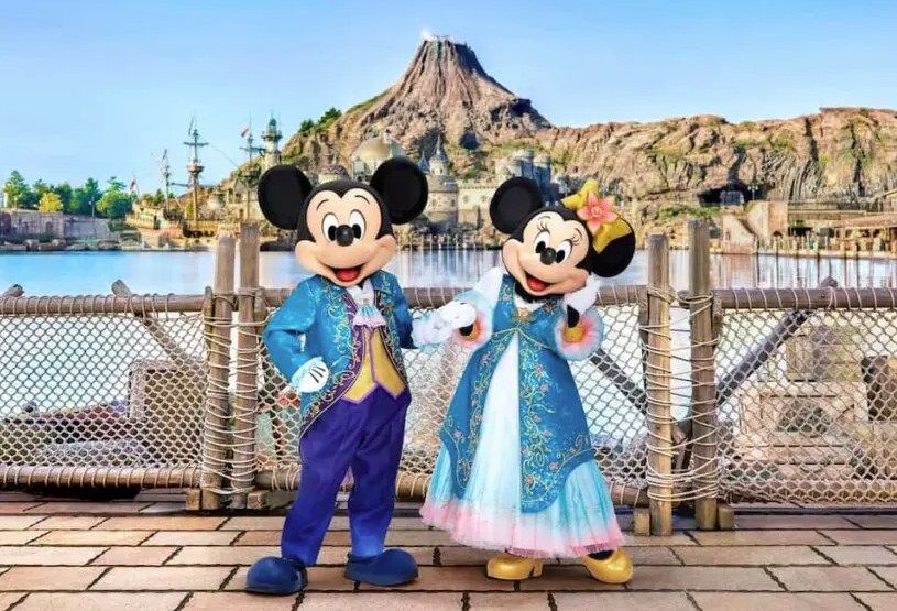 personajes mickey y minie en disneysea