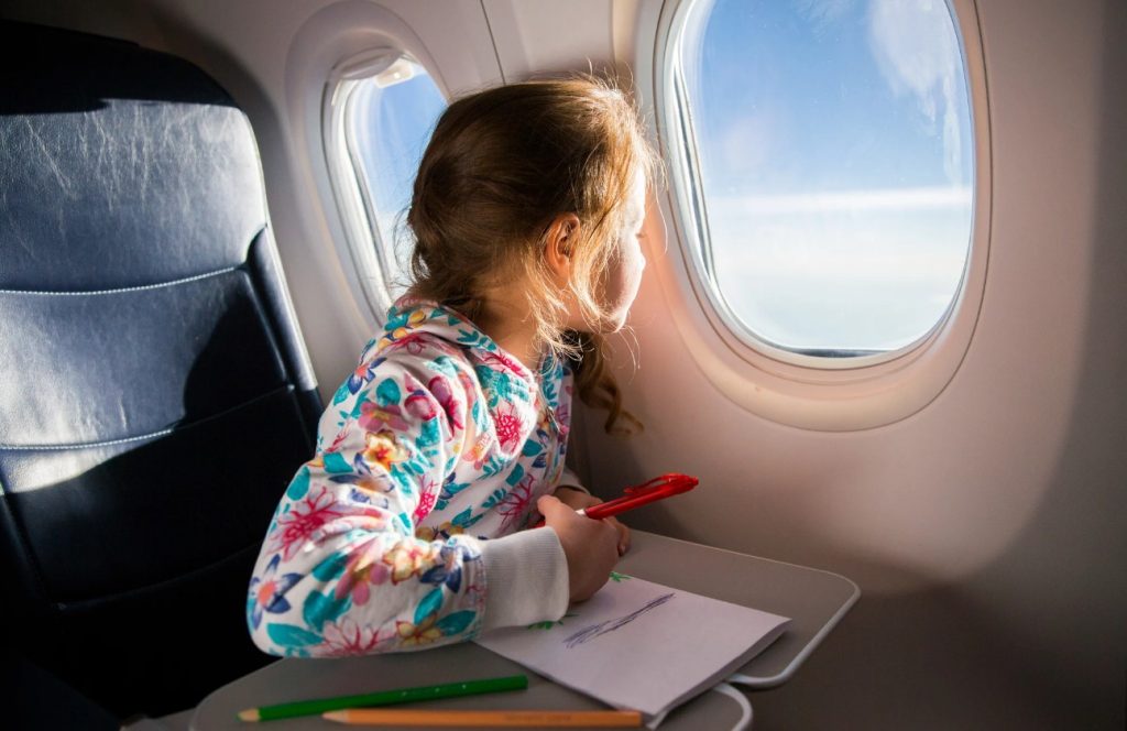 como entretener a los niños en un vuelo largo como entretener a los niños en un vuelo largo