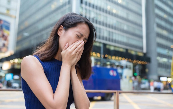 estornudar en japon es de mala educacion