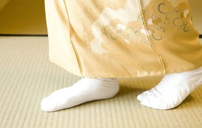 pisar las juntas del tatami en japon