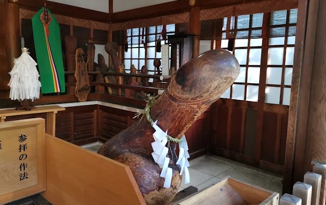 Santuarios dedicados a la fertilidad en Japón Santuarios dedicados a la fertilidad en Japón