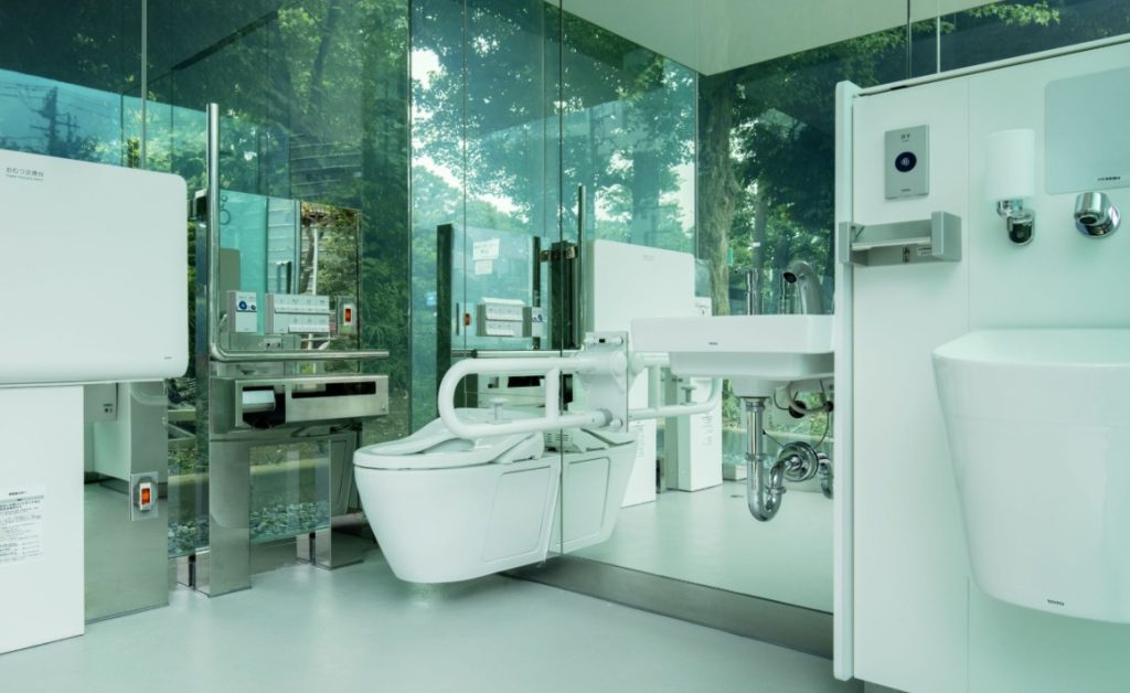 baño publico transparente en tokio baño publico transparente en tokio