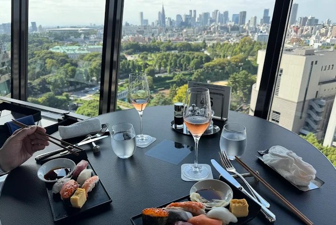 buffet con vistas en tokio