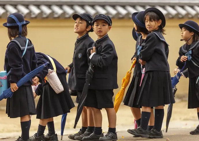 los niños van solos a la escuela en japon los niños van solos a la escuela en japon
