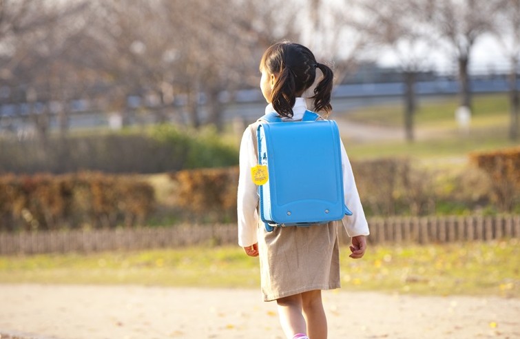 por que los niños van solos al colegio en japon por que los niños van solos al colegio en japon