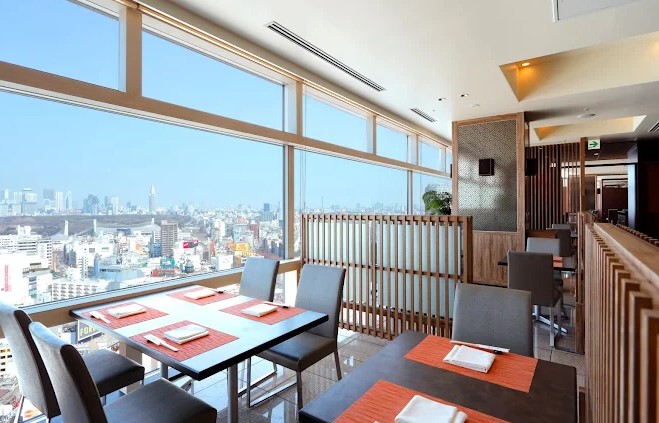 restaurante con vistas del cruce de shibuya