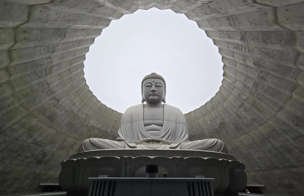 buda enterrado de sapporo hill of the buddha buda enterrado de sapporo hill of the buddha