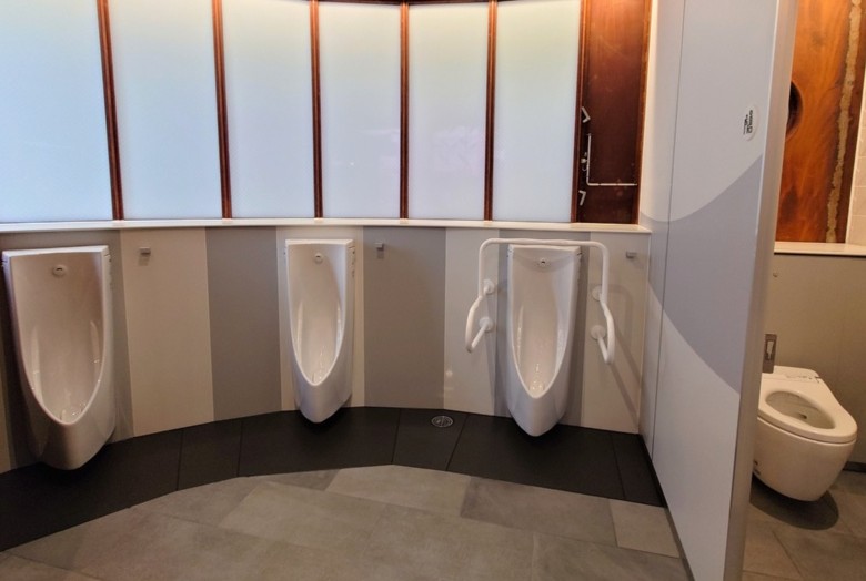 como es un baño publico en japon como es un baño publico en japon