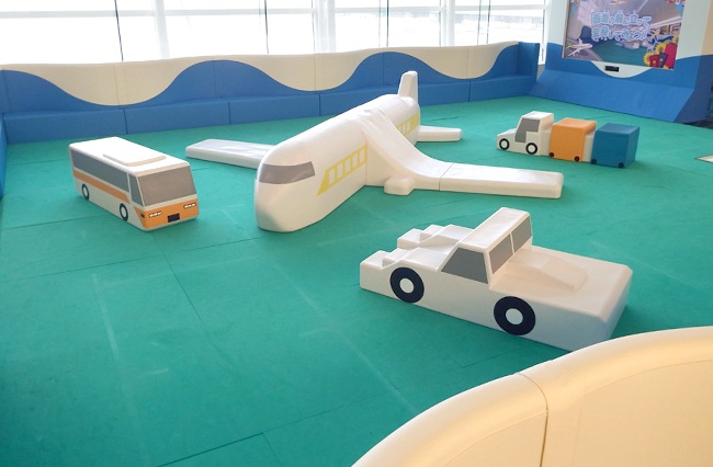zona de juegos para niños en aeropuerto de haneda